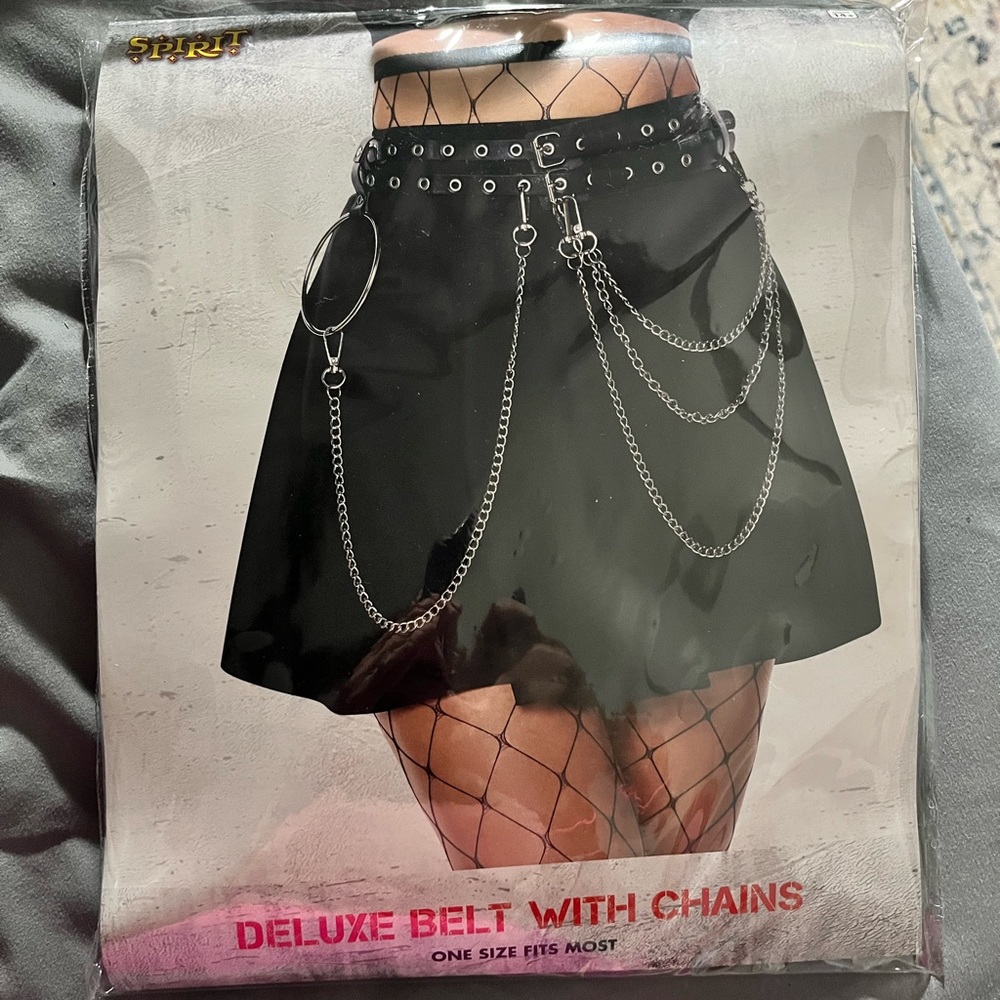 Deluxe belt with chains